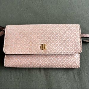 Tommy Hilfiger Wallet Bag